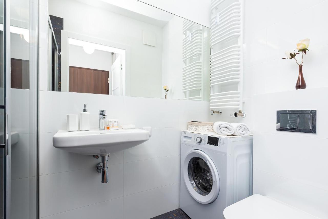 Royal City Center Mennica Residence By Noclegi Renters Warszawa Eksteriør billede