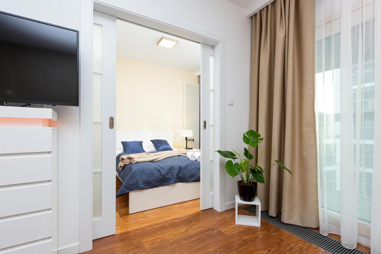 Royal City Center Mennica Residence By Noclegi Renters Warszawa Eksteriør billede