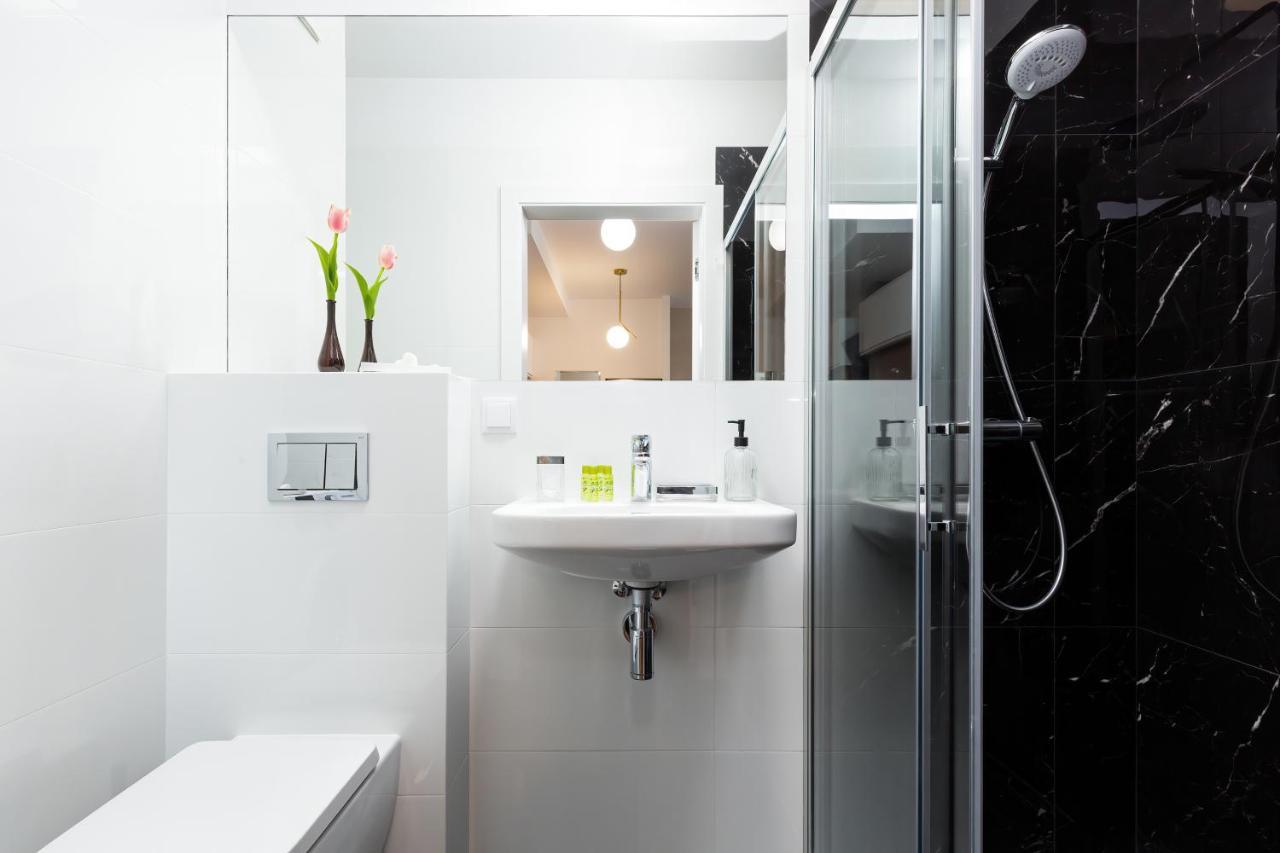 Royal City Center Mennica Residence By Noclegi Renters Warszawa Eksteriør billede