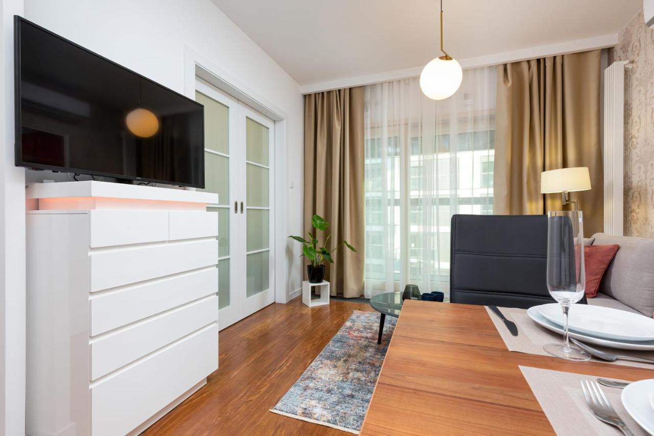 Royal City Center Mennica Residence By Noclegi Renters Warszawa Eksteriør billede