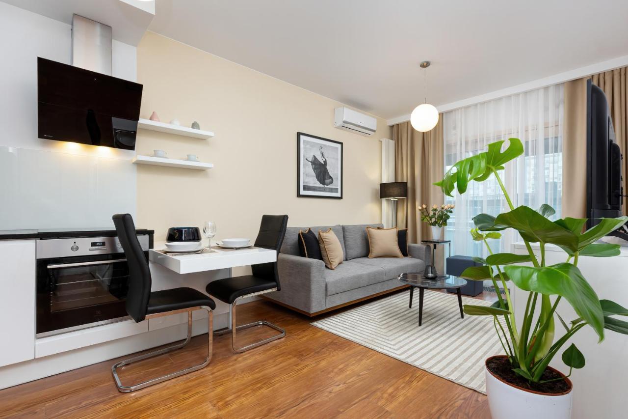 Royal City Center Mennica Residence By Noclegi Renters Warszawa Eksteriør billede