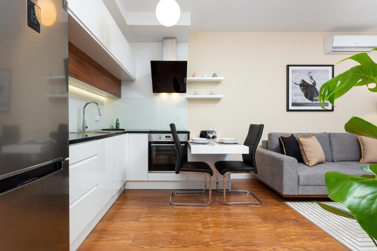 Royal City Center Mennica Residence By Noclegi Renters Warszawa Eksteriør billede