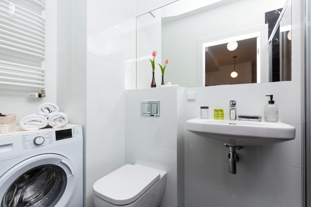 Royal City Center Mennica Residence By Noclegi Renters Warszawa Eksteriør billede