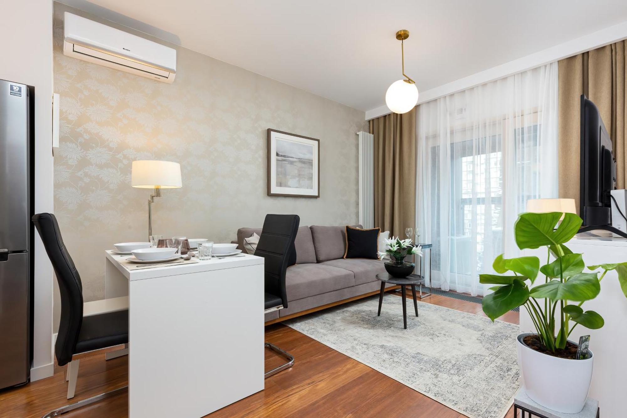 Royal City Center Mennica Residence By Noclegi Renters Warszawa Eksteriør billede
