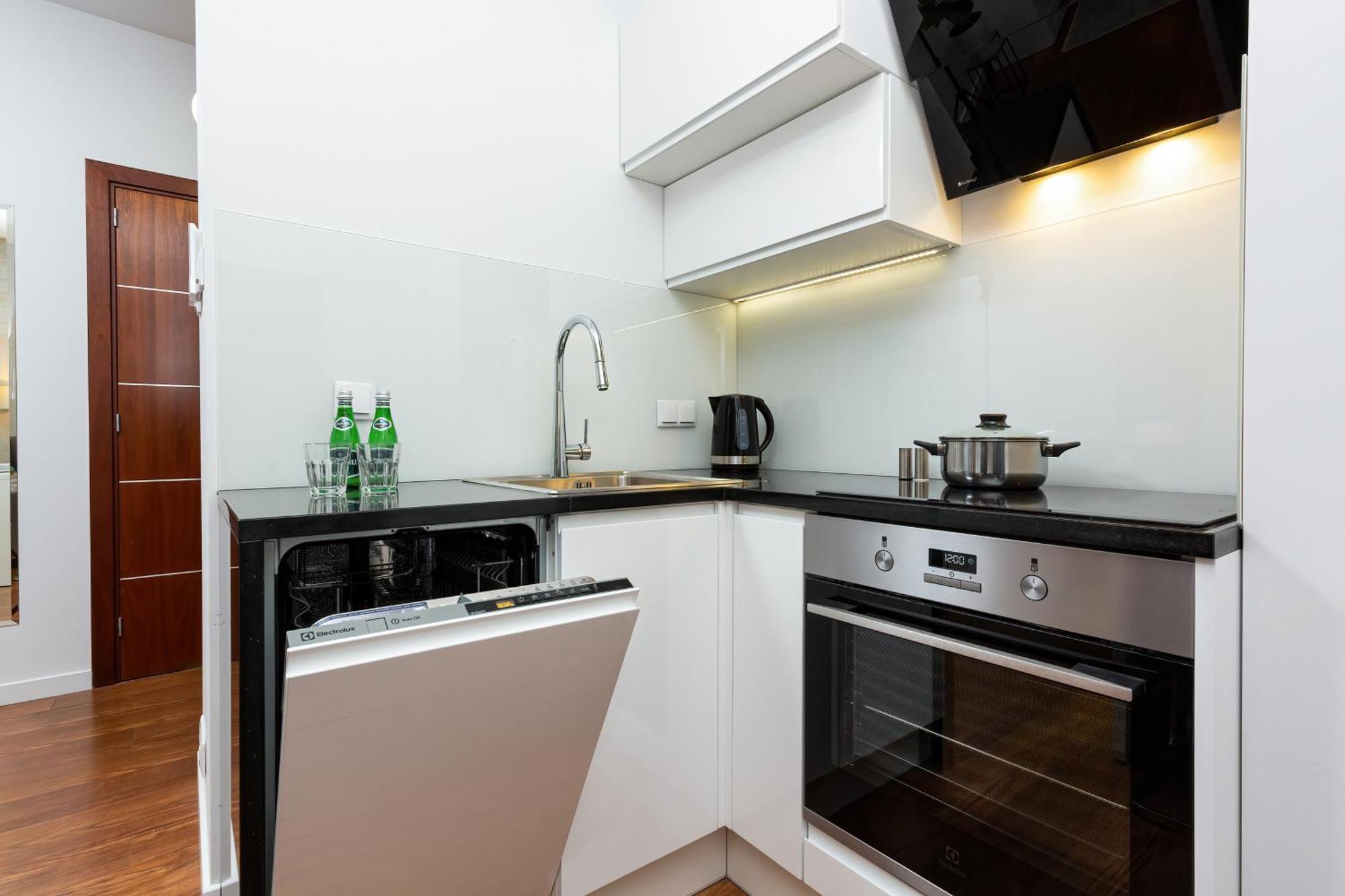 Royal City Center Mennica Residence By Noclegi Renters Warszawa Eksteriør billede