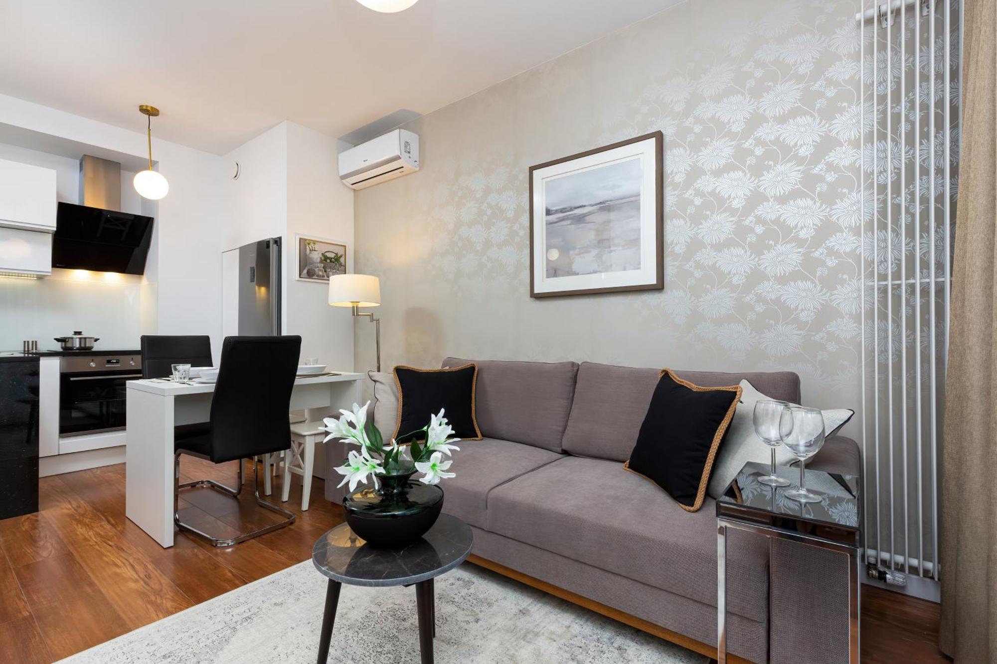 Royal City Center Mennica Residence By Noclegi Renters Warszawa Eksteriør billede